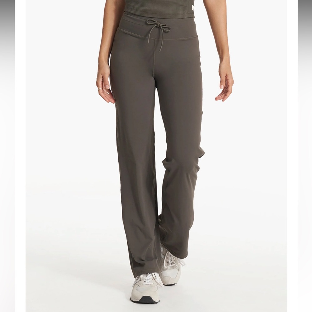 Vuori Daily Wideleg women’s pant leggings